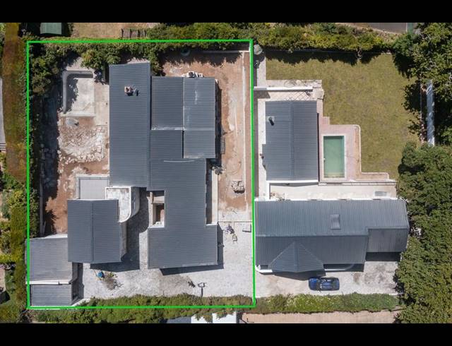 5 BEDROOM HOUSE FOR SALE IN CONSTANTIA